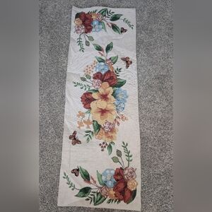 VTG Sonoma Life Style White Table Runner W/ Stitched Flowers & Butterflies